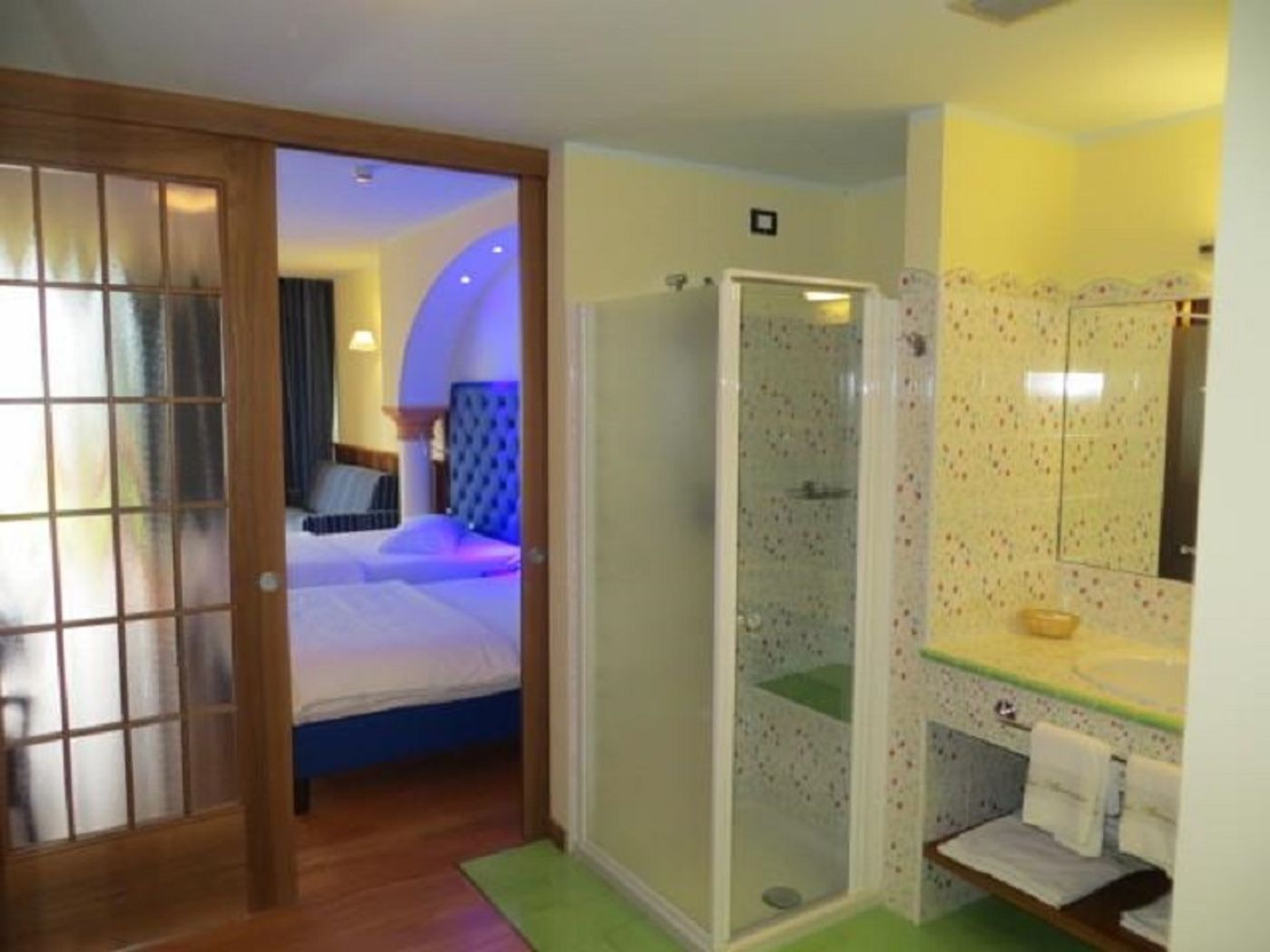 Hotel Alexander-Italy-Limone sul Garda (BS)-Room-9