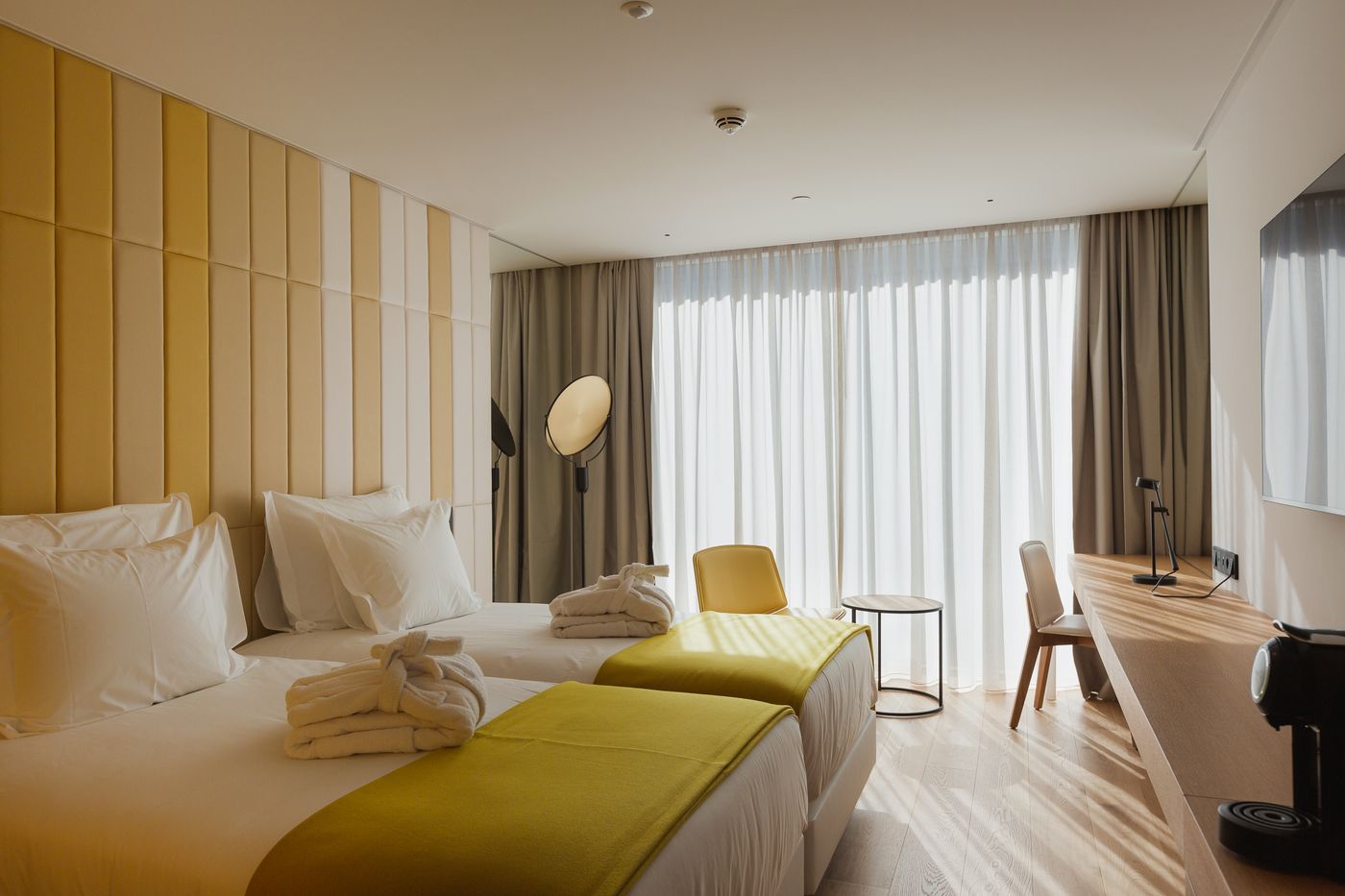 Lumen-Hotel-and-The-Lisbon-Light-Show-Room-5