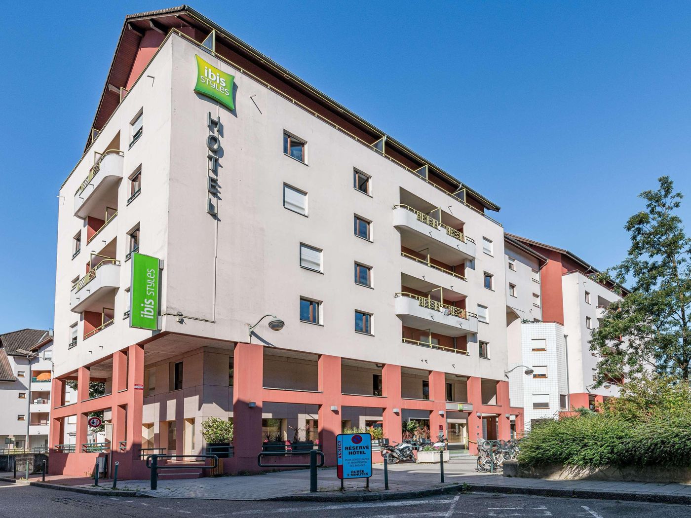 Ibis Styles Annecy Centre Gare-France-Annecy-General view-9