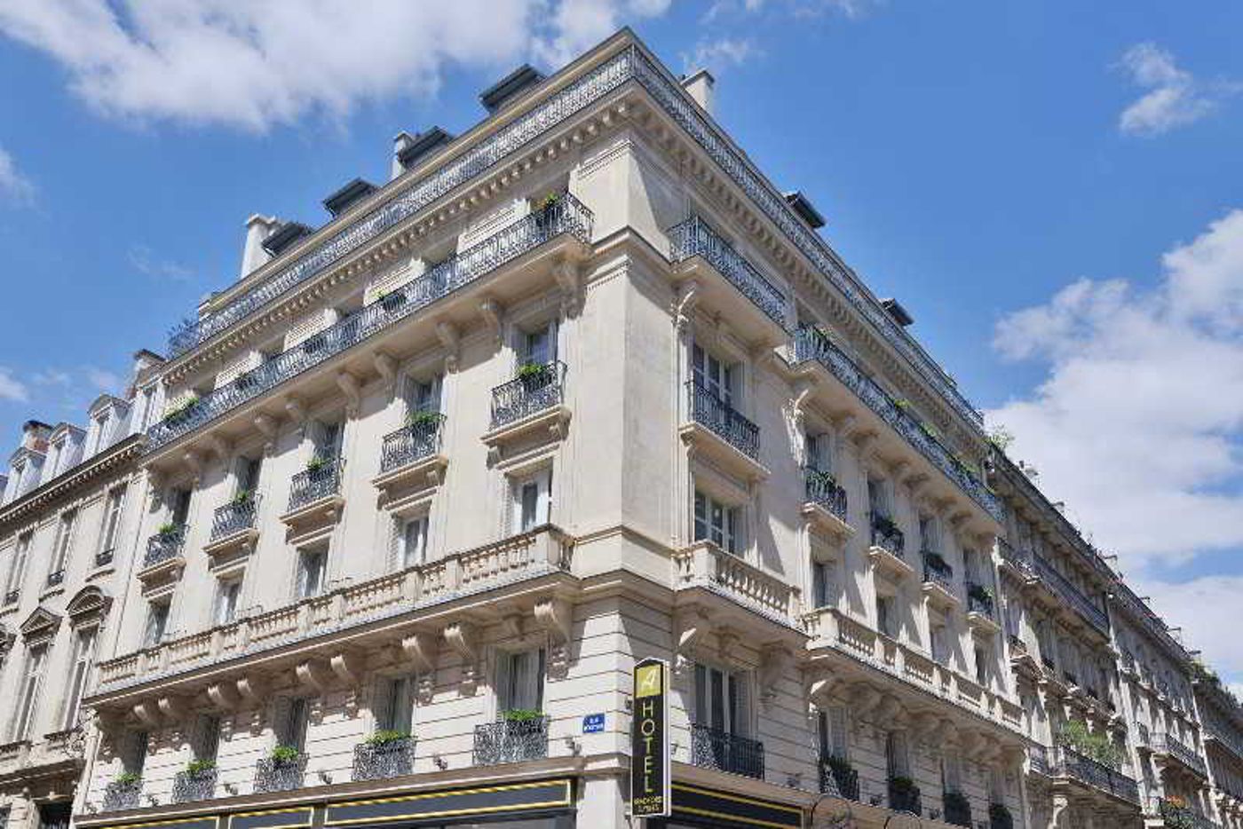 Bradford-Elysees-Astotel-General-view-2