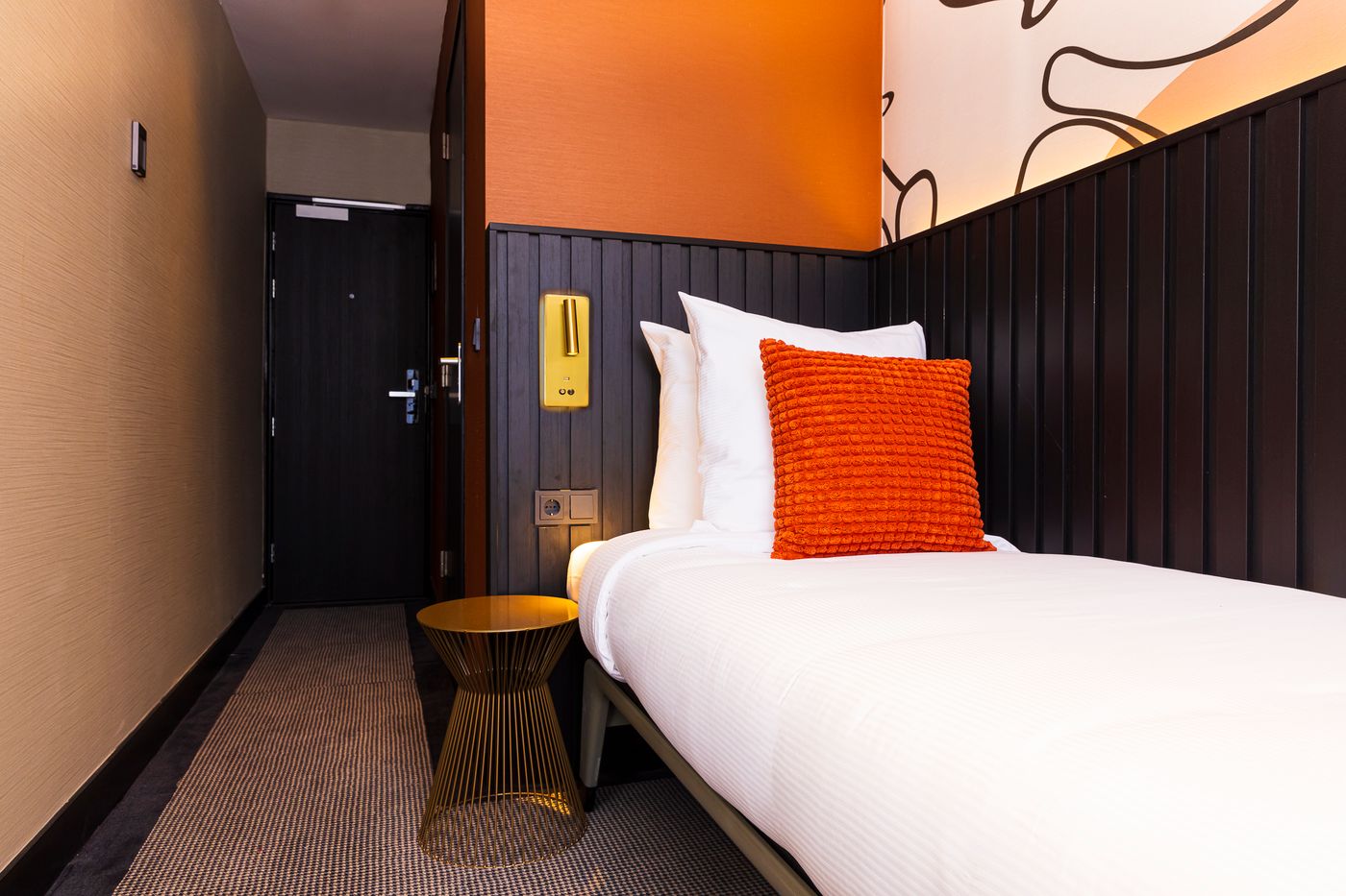 Huygens-Place-Room-30