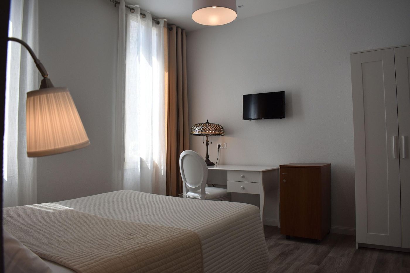 Hotel Henri Iv-France-TARBES-Room-8