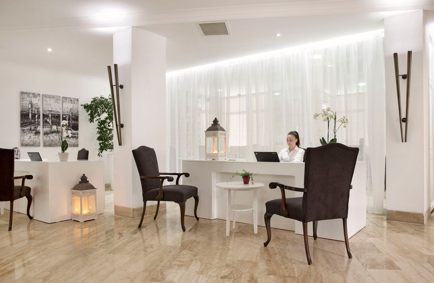 Marti-La-Perla---Adult-Only-Lobby-32