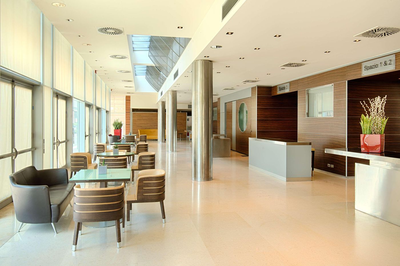 NH-Venezia-Laguna-Palace-Lobby-10