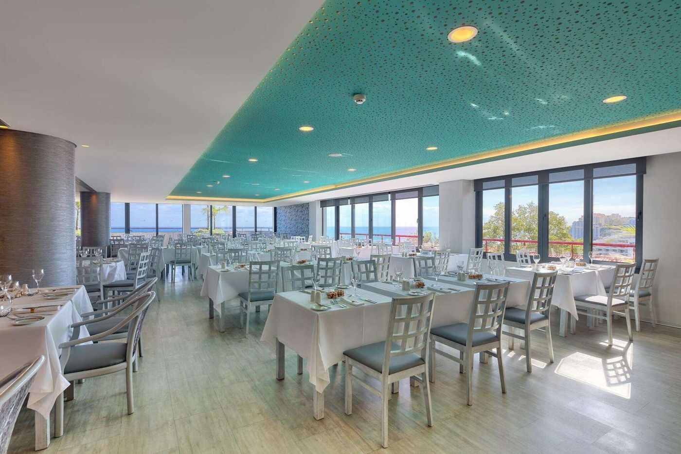 The-Views-Monumental-Restaurant-48