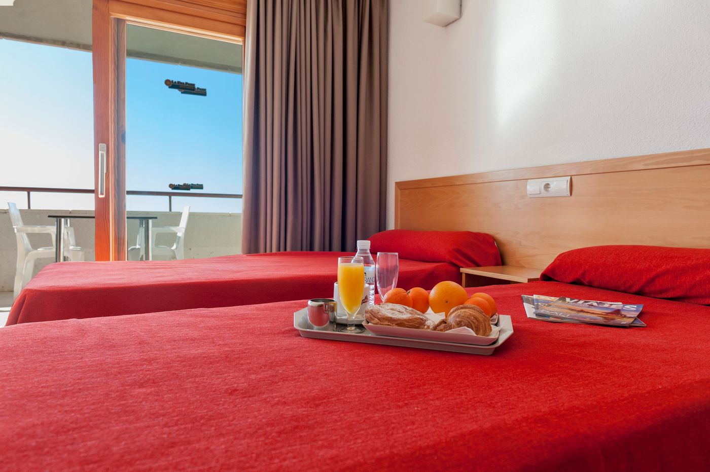 La-Era-Park-Apartments-Room-13