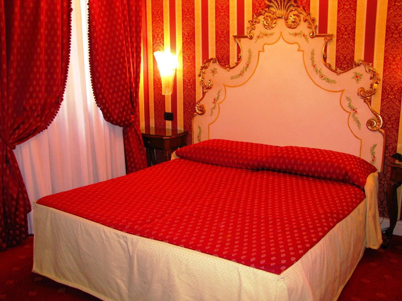 Hotel-Belle-Epoque-Room-5