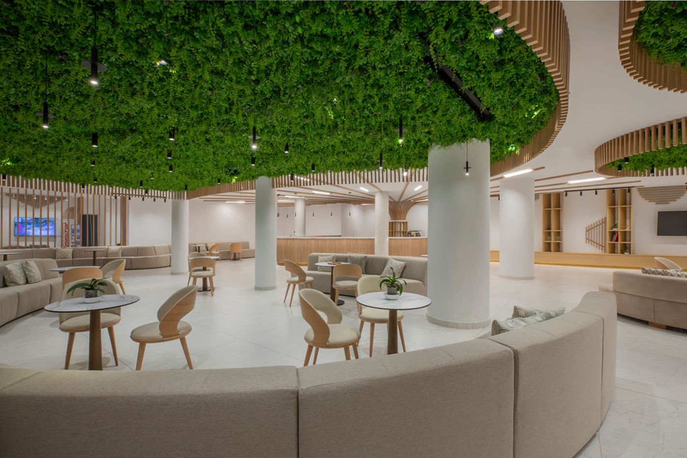 Golden-Coast-Hotel-and-Bungalows-Bar-14