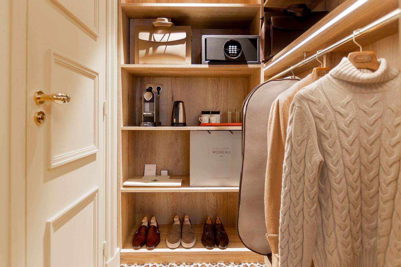 West-end-Paris-Room-66