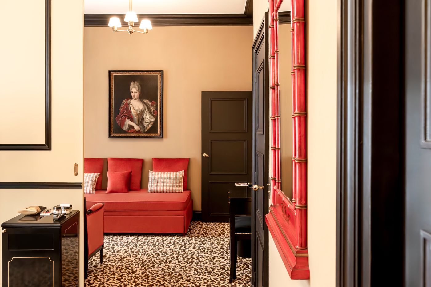 West-end-Paris-Room-54