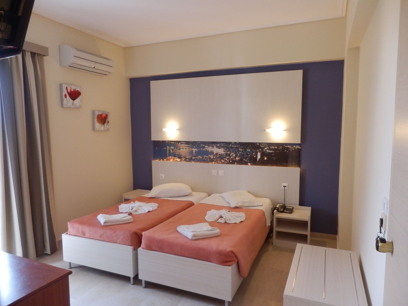 Planos Beach Aparthotel