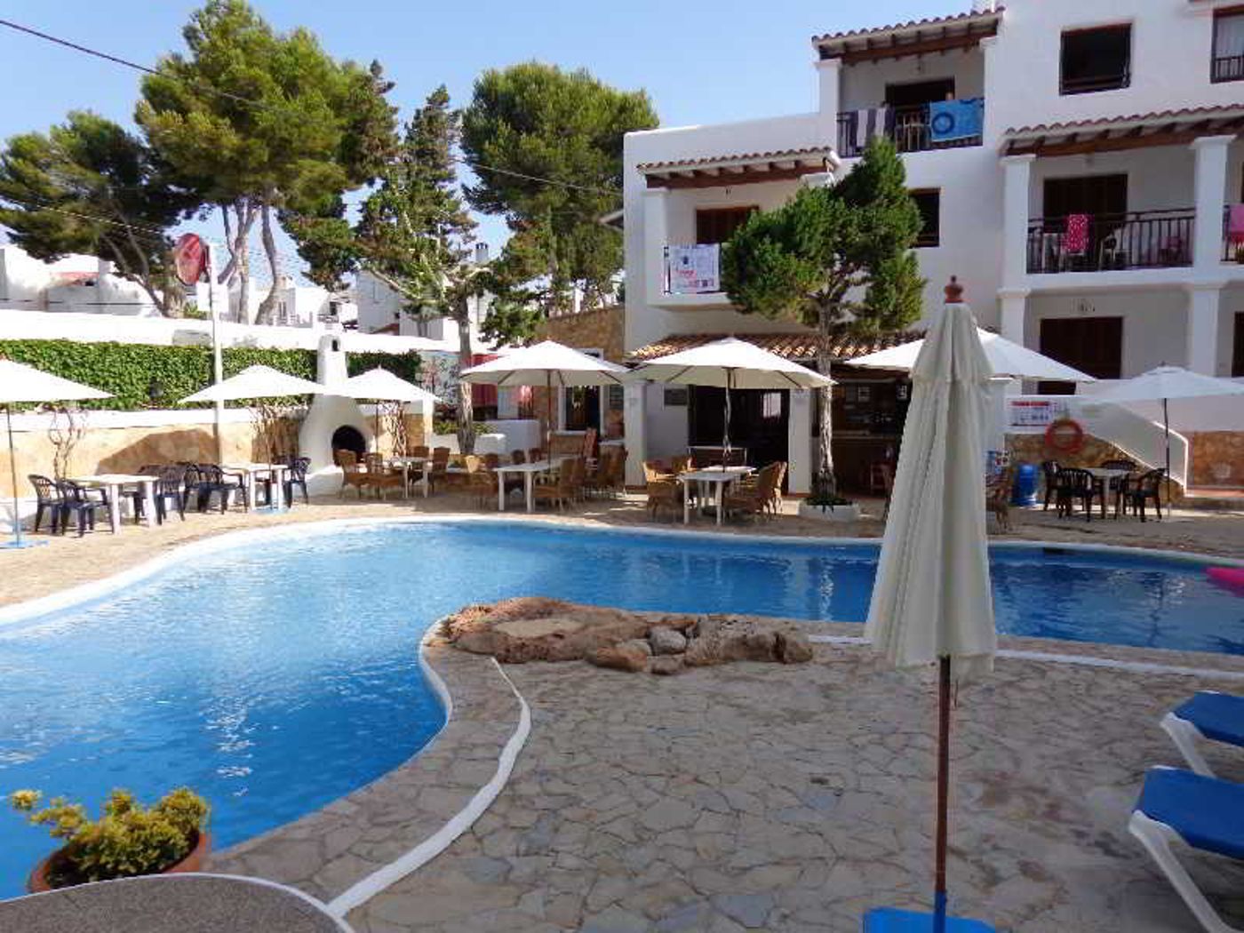 Benet-Los-Pinares-Apartments-Pool-1