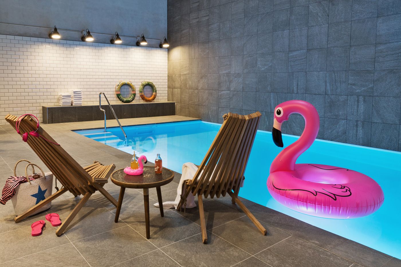 Moxy-Amsterdam-Houthavens-Pool-43