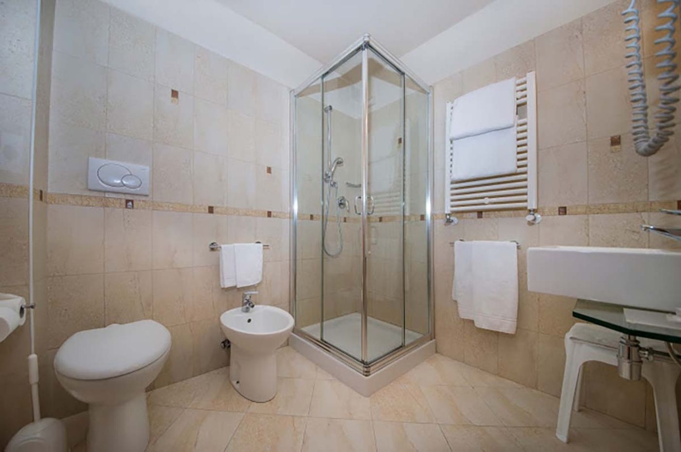 Venice-Resort-Airport-Hotel-Room-29