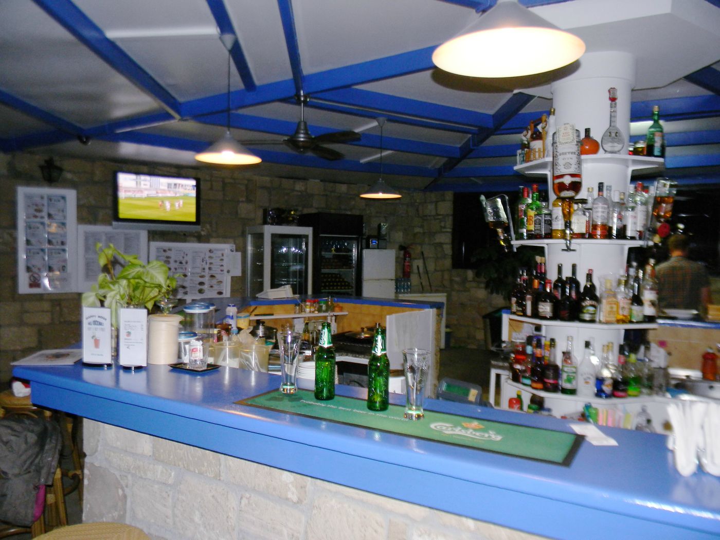 Hilltop-Gardens-Bar-28