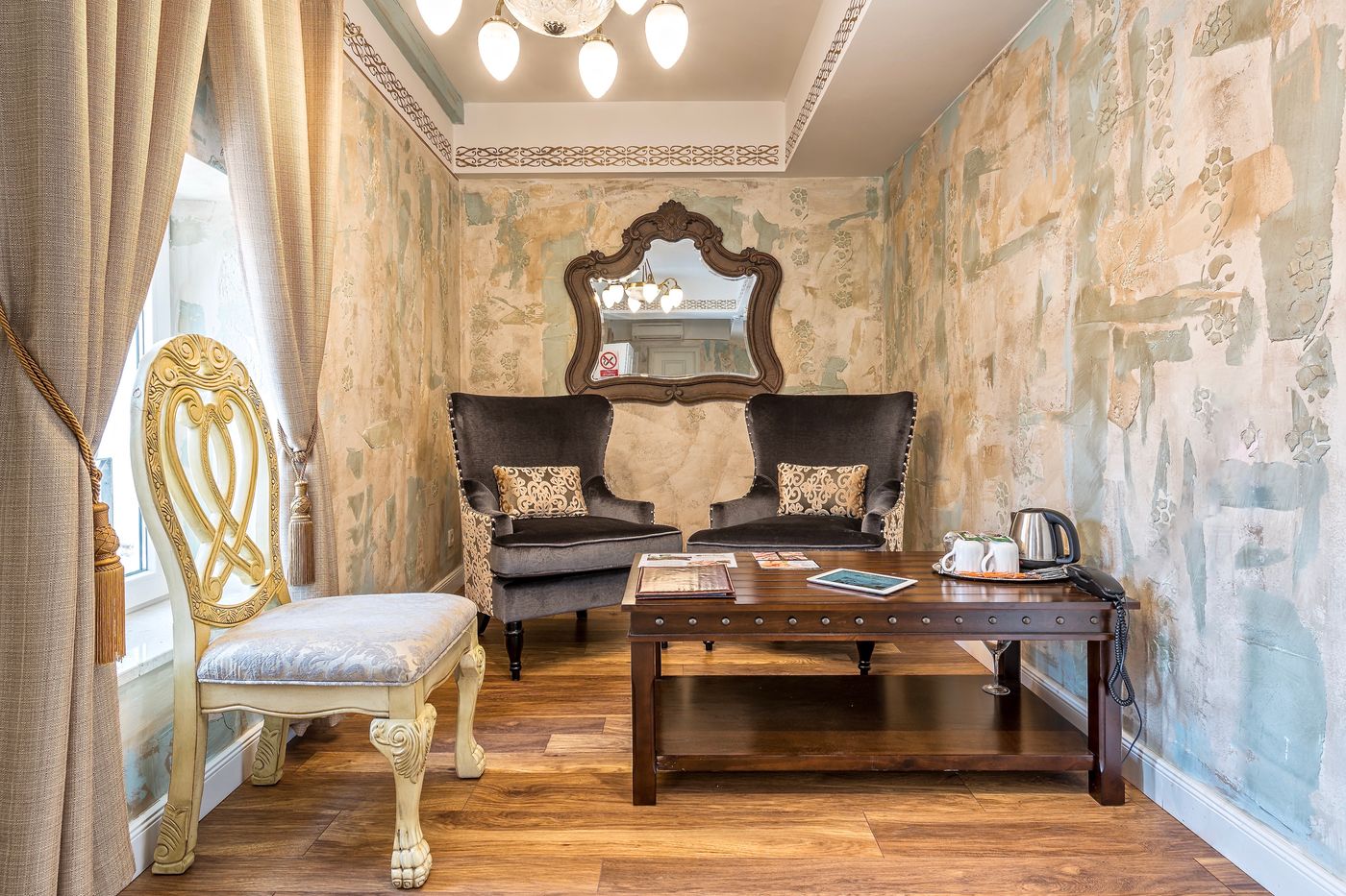 Plaza-Marchi-Old-Town---Quaint---Elegant-Hotels-Room-83