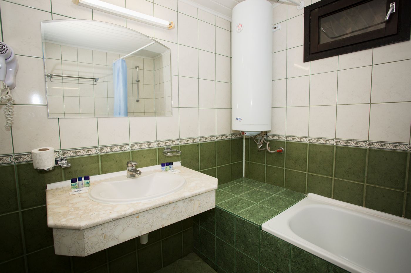 Elenite-Holiday-Village-Room-31