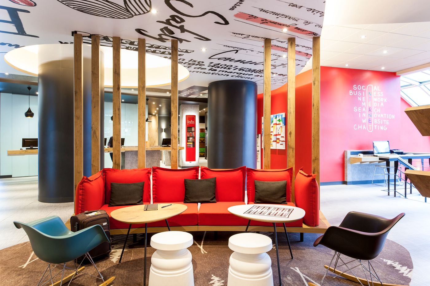 Ibis-Lisboa-Jose-Malhoa-Lobby-13