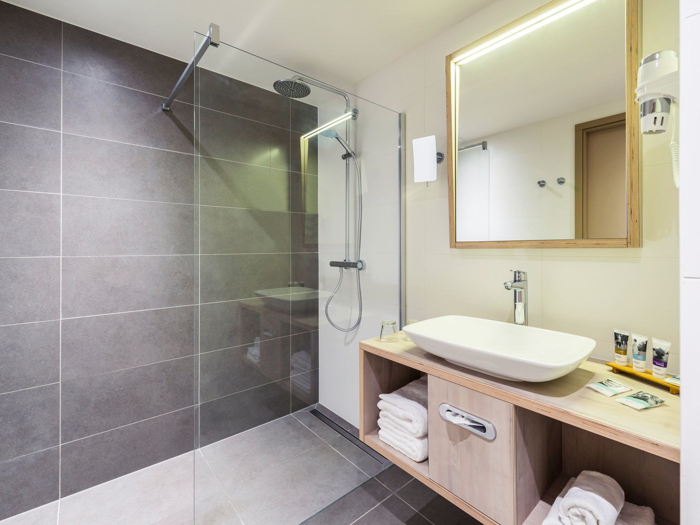 Hotel Mercure Blankenberge Station-Belgium-BLANKENBERGE-General view-3