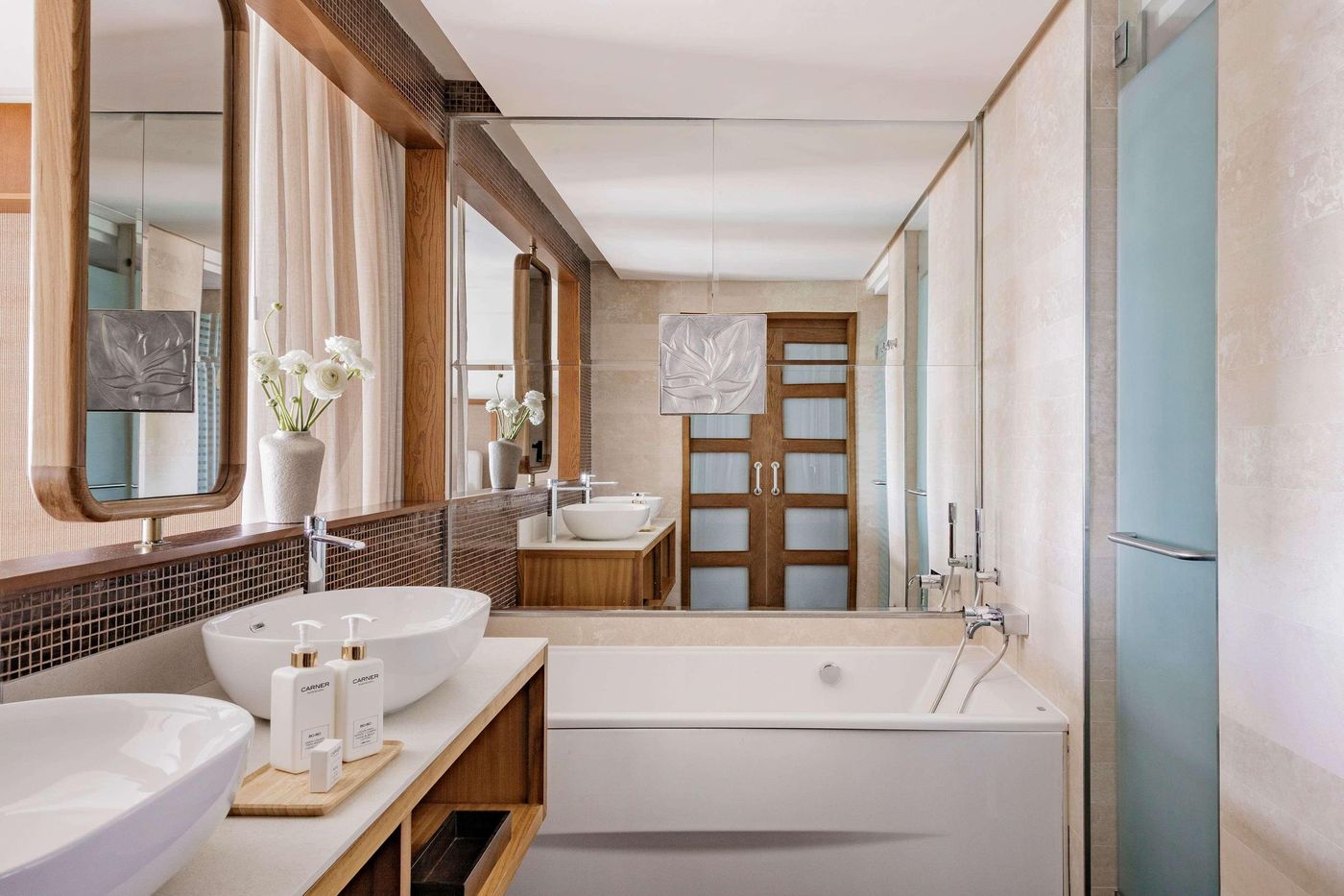 RedLevel-at-Melia-Palacio-de-Isora-Room-77