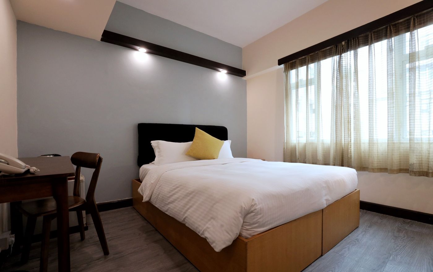 The-Imperial-Hong-Kong-Room-17