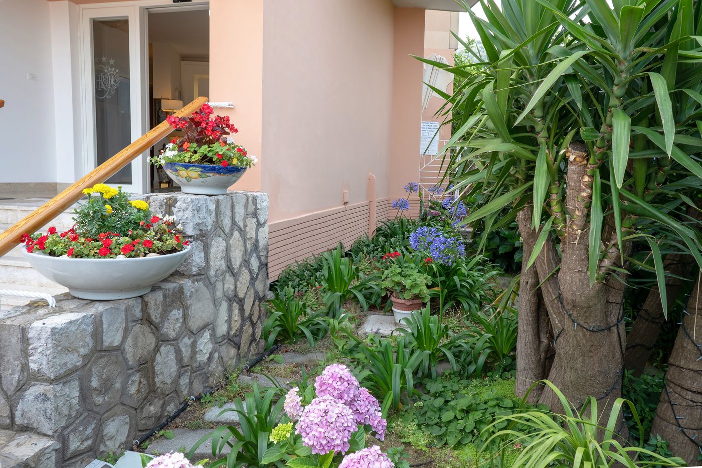 Hotel-Regina-Sorrento-General-view-11