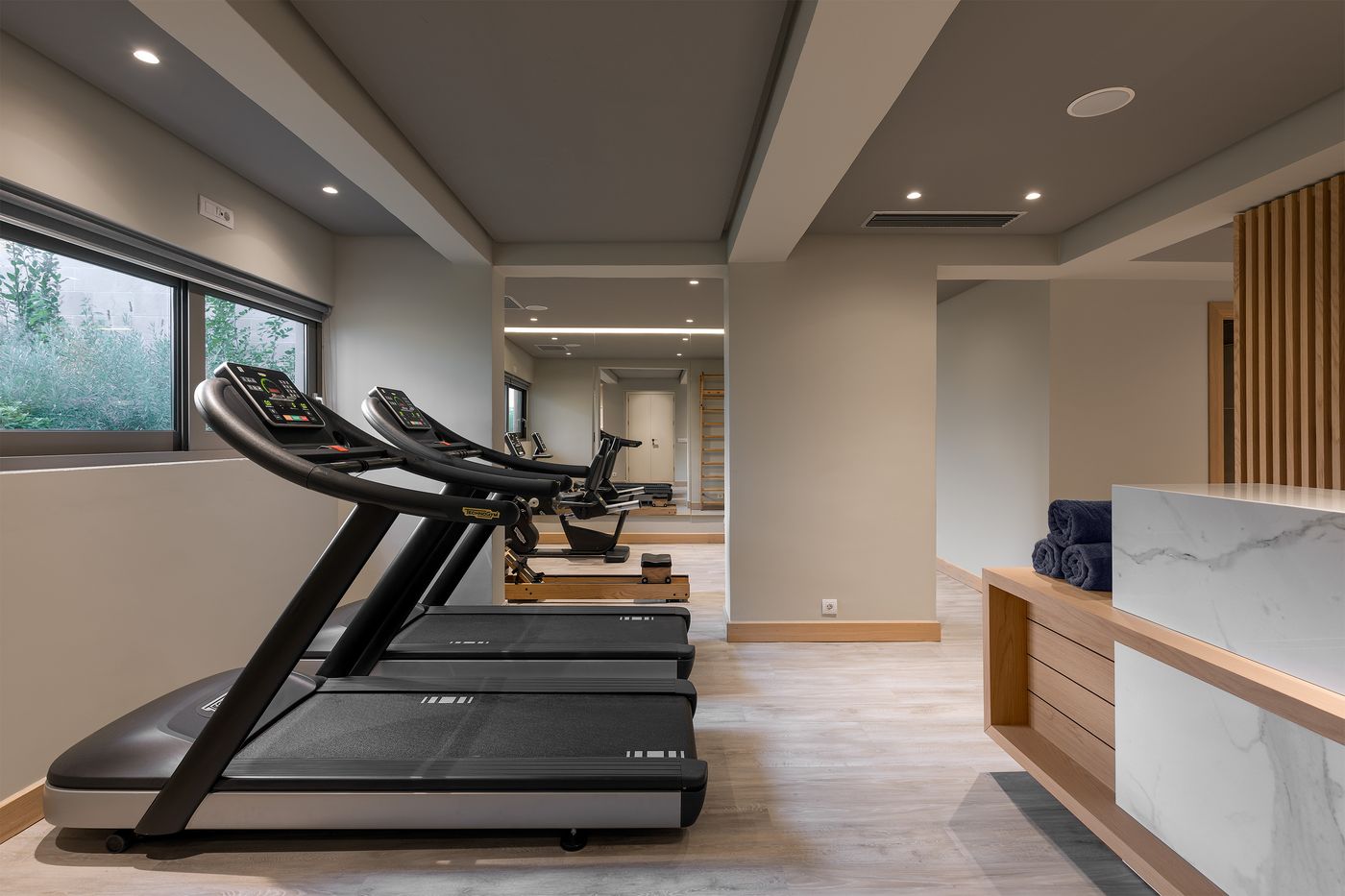 Ikones-Seafront-Luxury-Suites---Adults-Only-Sports-and-Entertainment-51