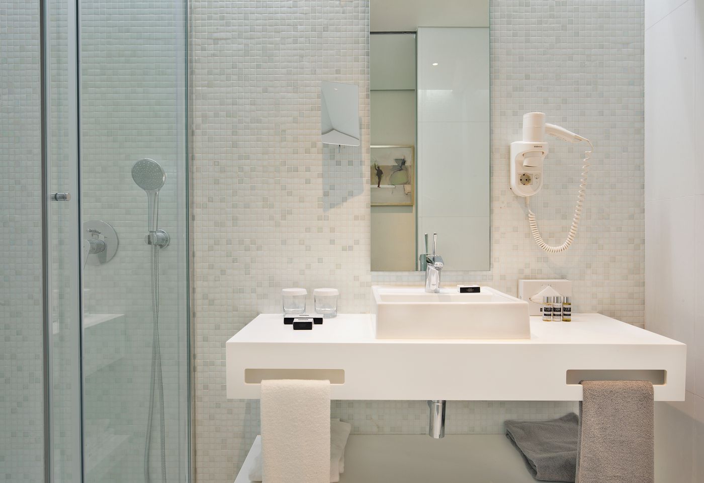 White-Lisboa-Room-23