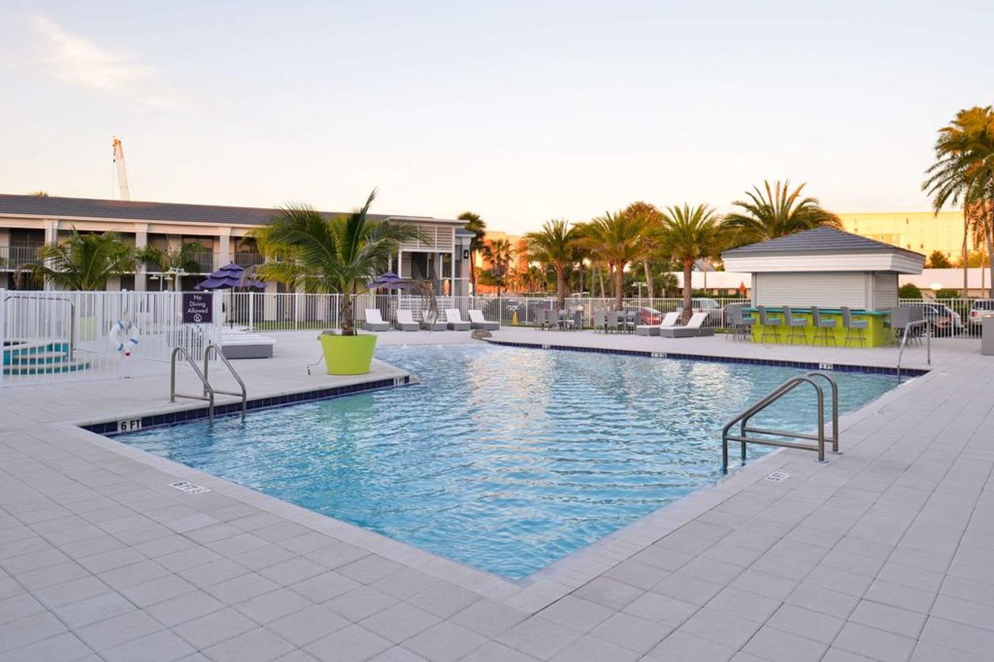 Clarion Inn and Suites Orlando Universal