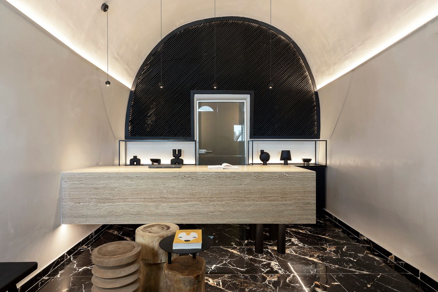 Hom-Santorini-Lobby-42