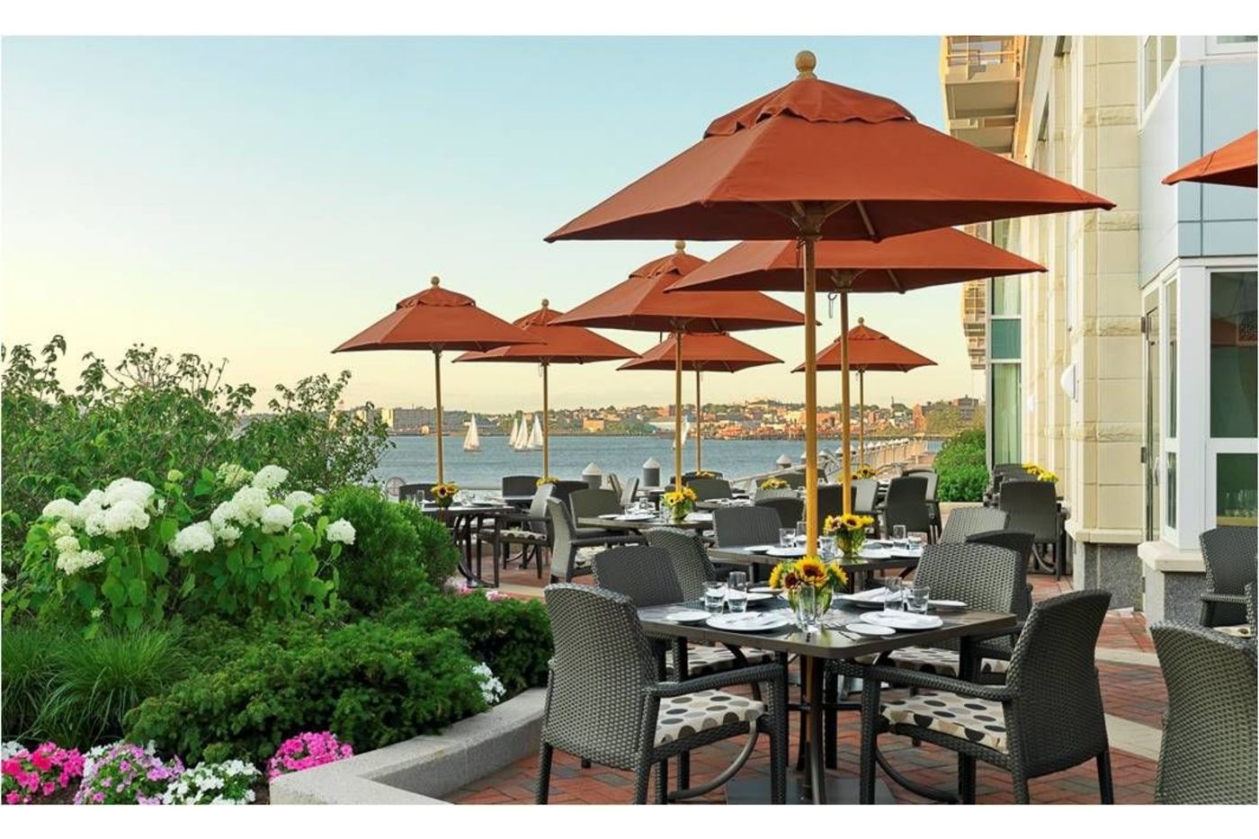 Battery-Wharf-Hotel--Boston-Waterfront-Restaurant-30