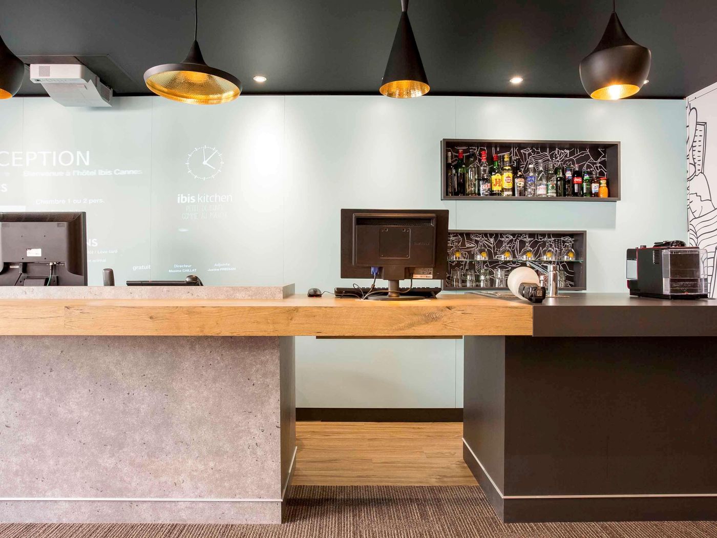 ibis-Cannes-Centre-Bar-22