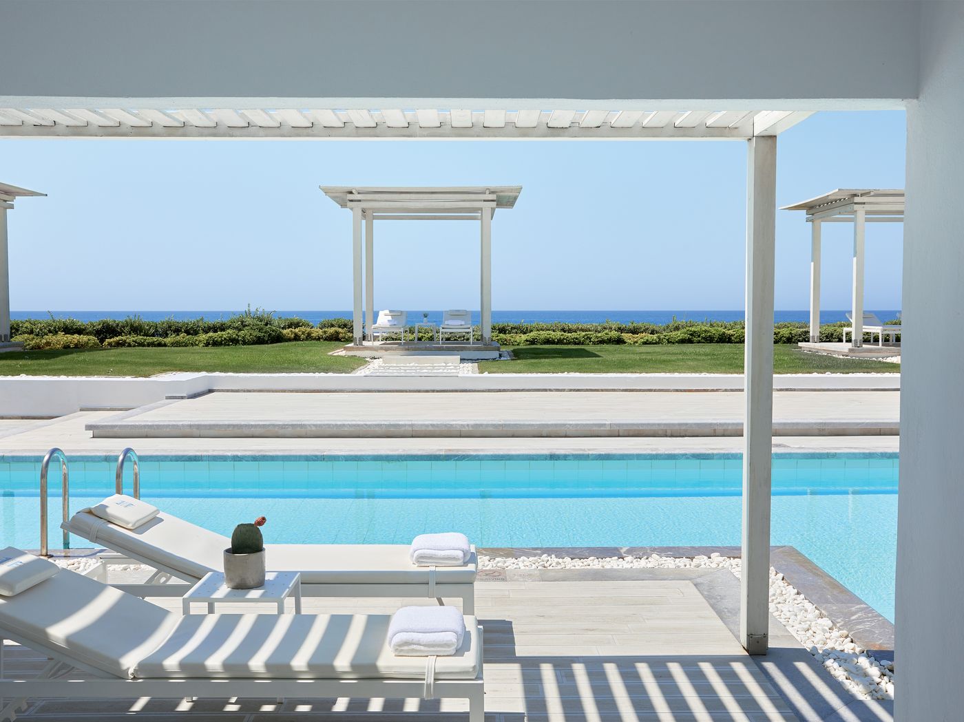 Grecotel-LUXME-White-Room-5