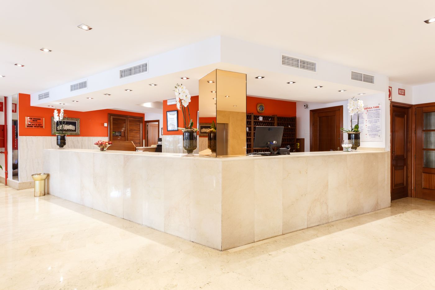 Globales-Gardenia-Lobby-36