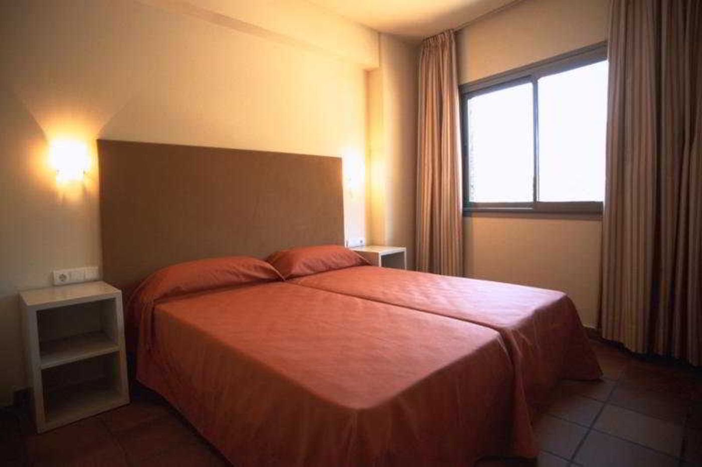 Ciutat-de-Palol-Room-17