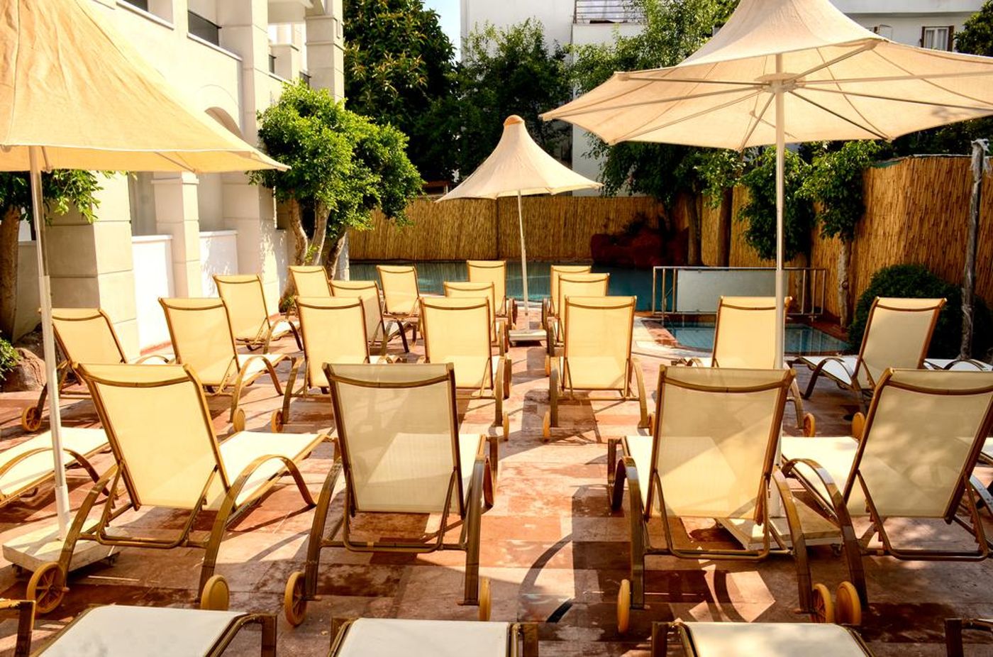 Two Seas Luxury Suites