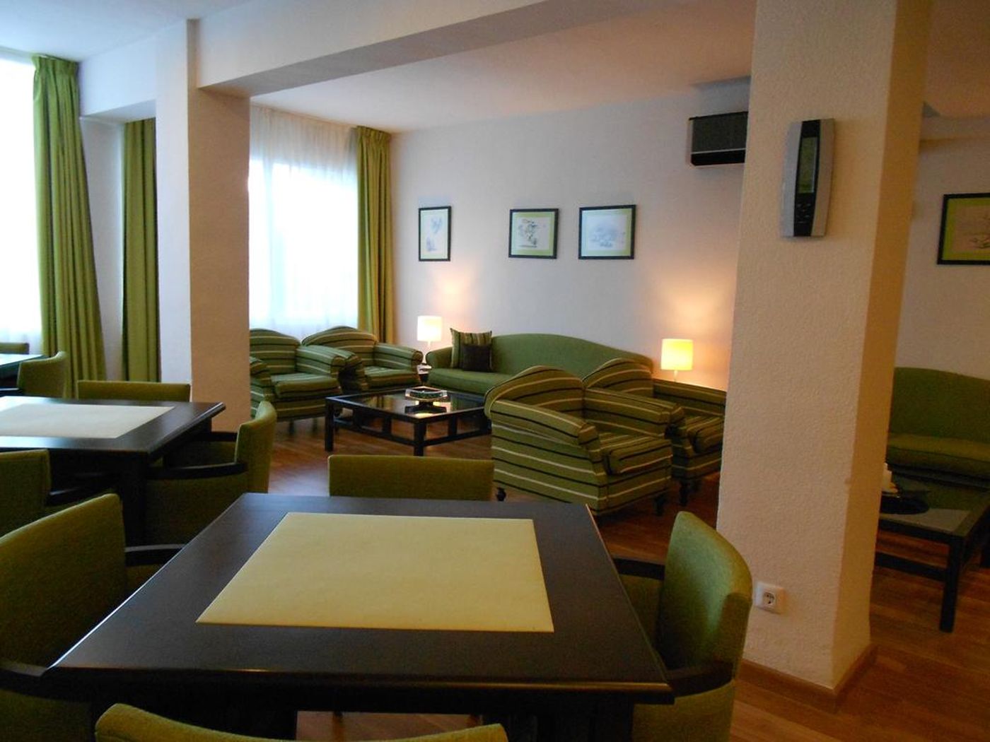 Universal Castell Royal