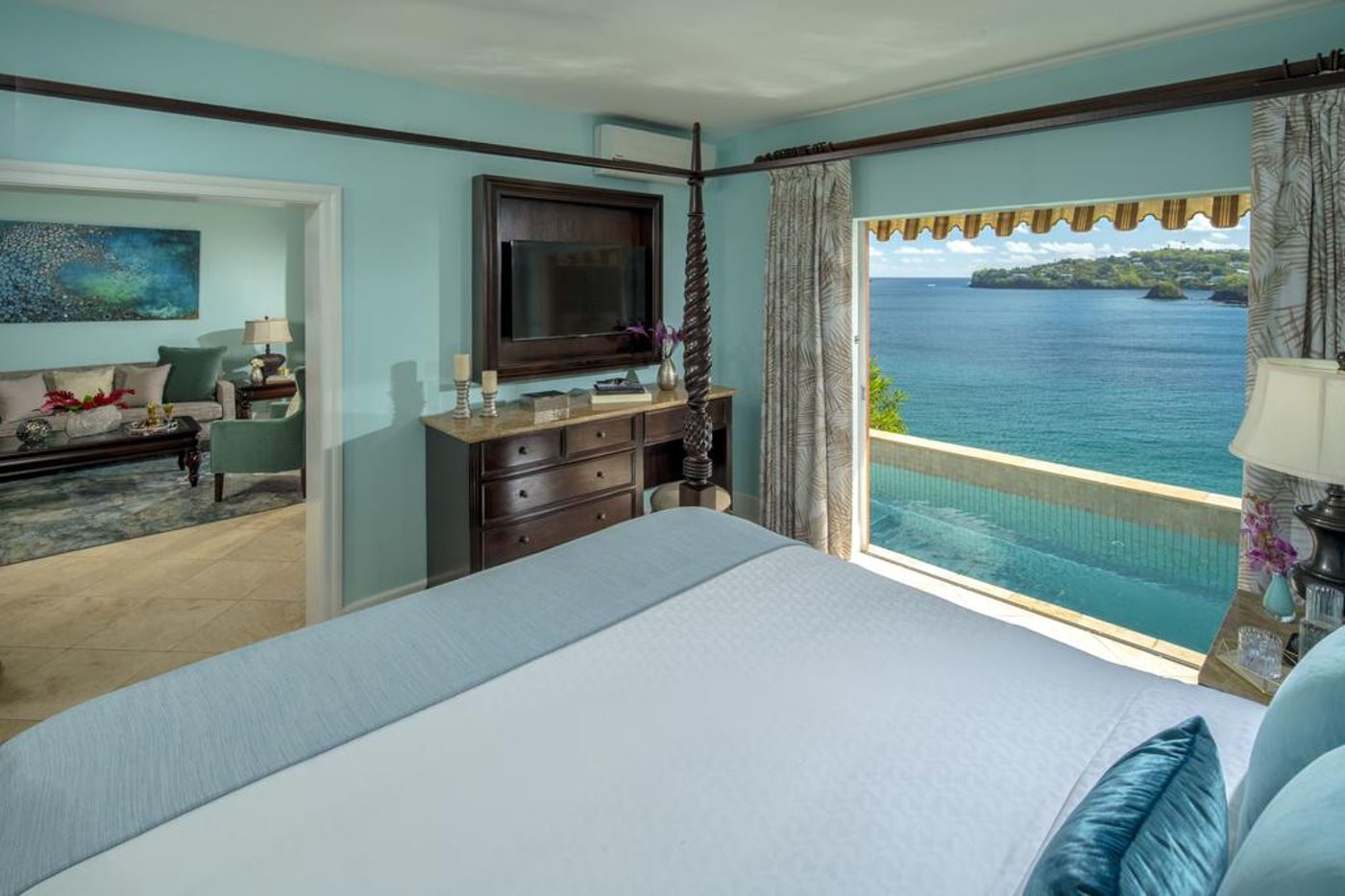 Sandals Regency La Toc