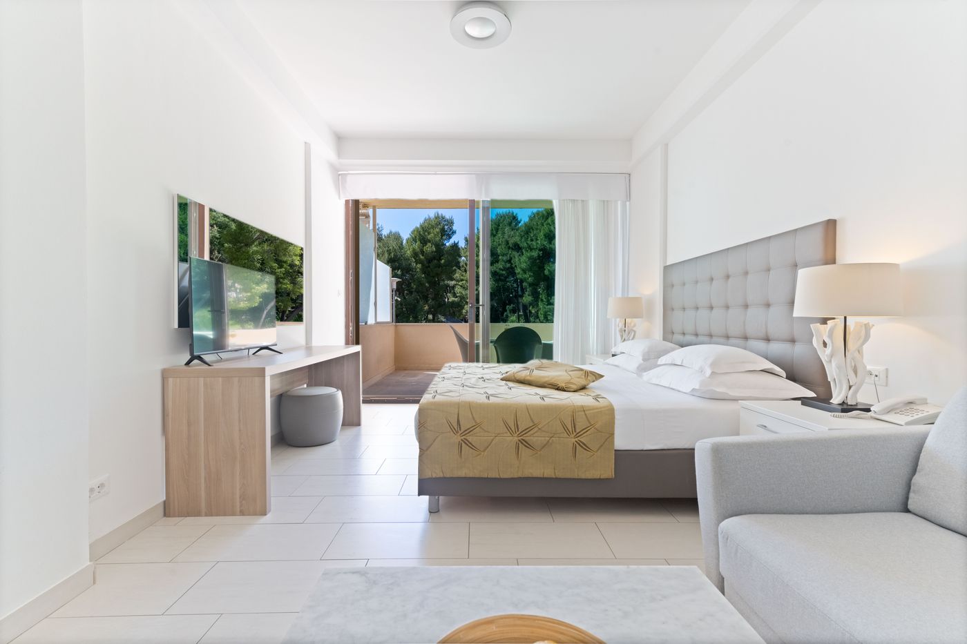 The-Residence-Room-7