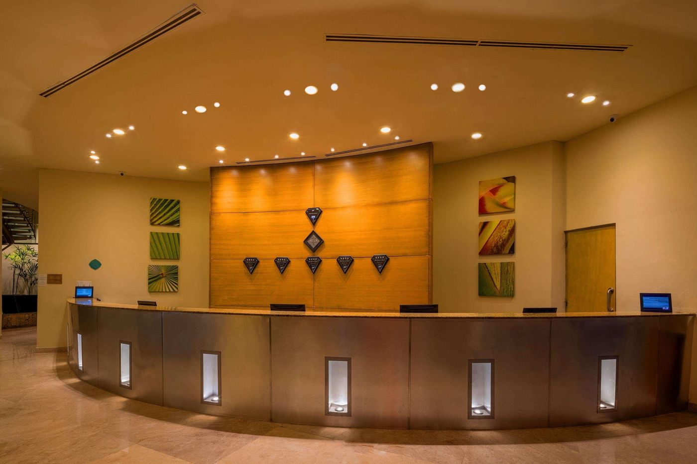 Beach-Palace-Lobby-33