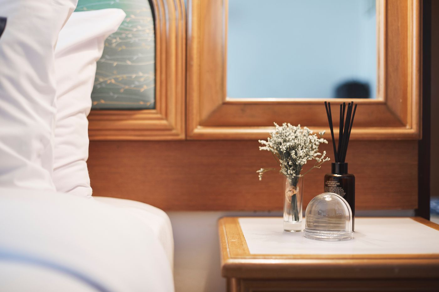 Montien-Hotel-Surawong-Room-48