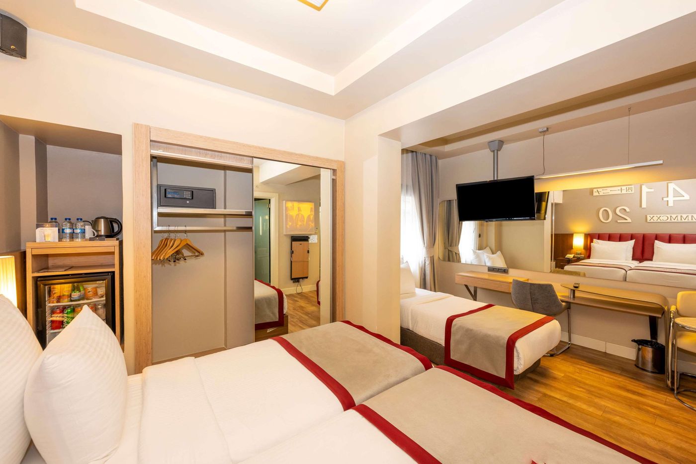 Ramada-by-Wyndham-Istanbul-Pera-Room-30
