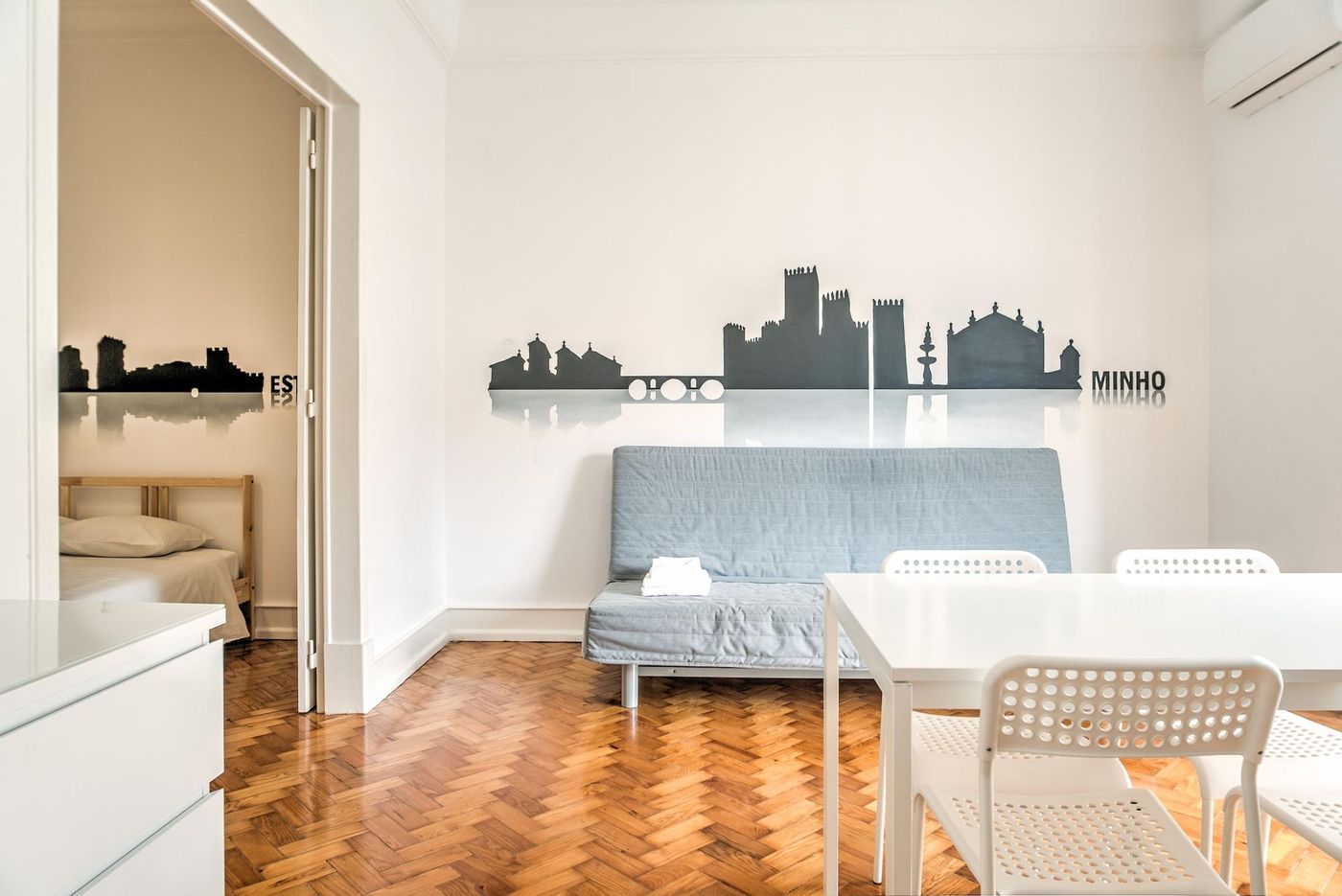 Home-Out-Rooms---Apartments-Room-105