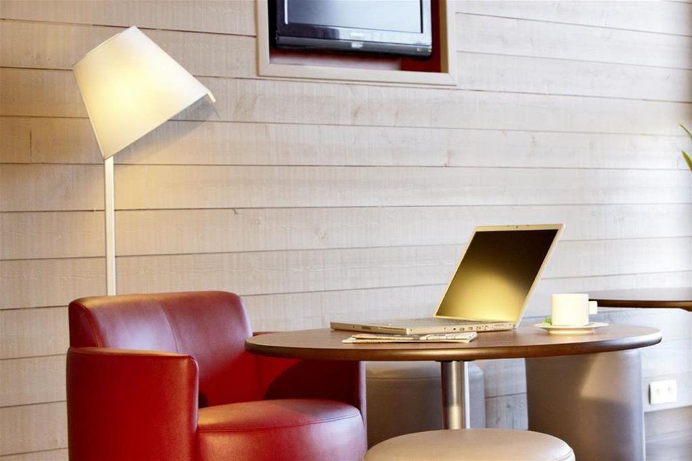 Campanile-Creteil-Centre-General-view-9