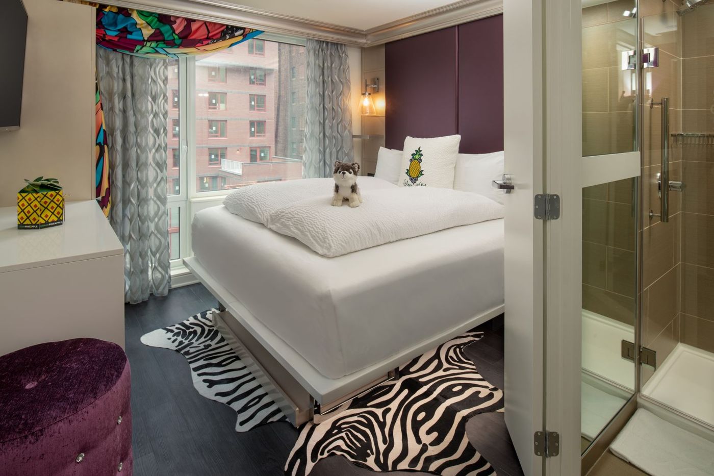Staypineapple--An-Artful-Hotel--Midtown-New-York-Room-11