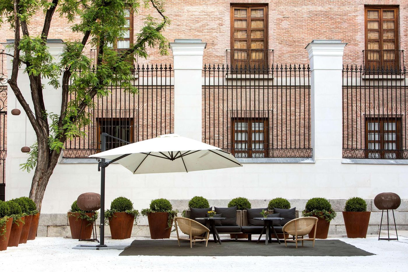 Gran-Melia-Palacio-de-los-Duques-Restaurant-88