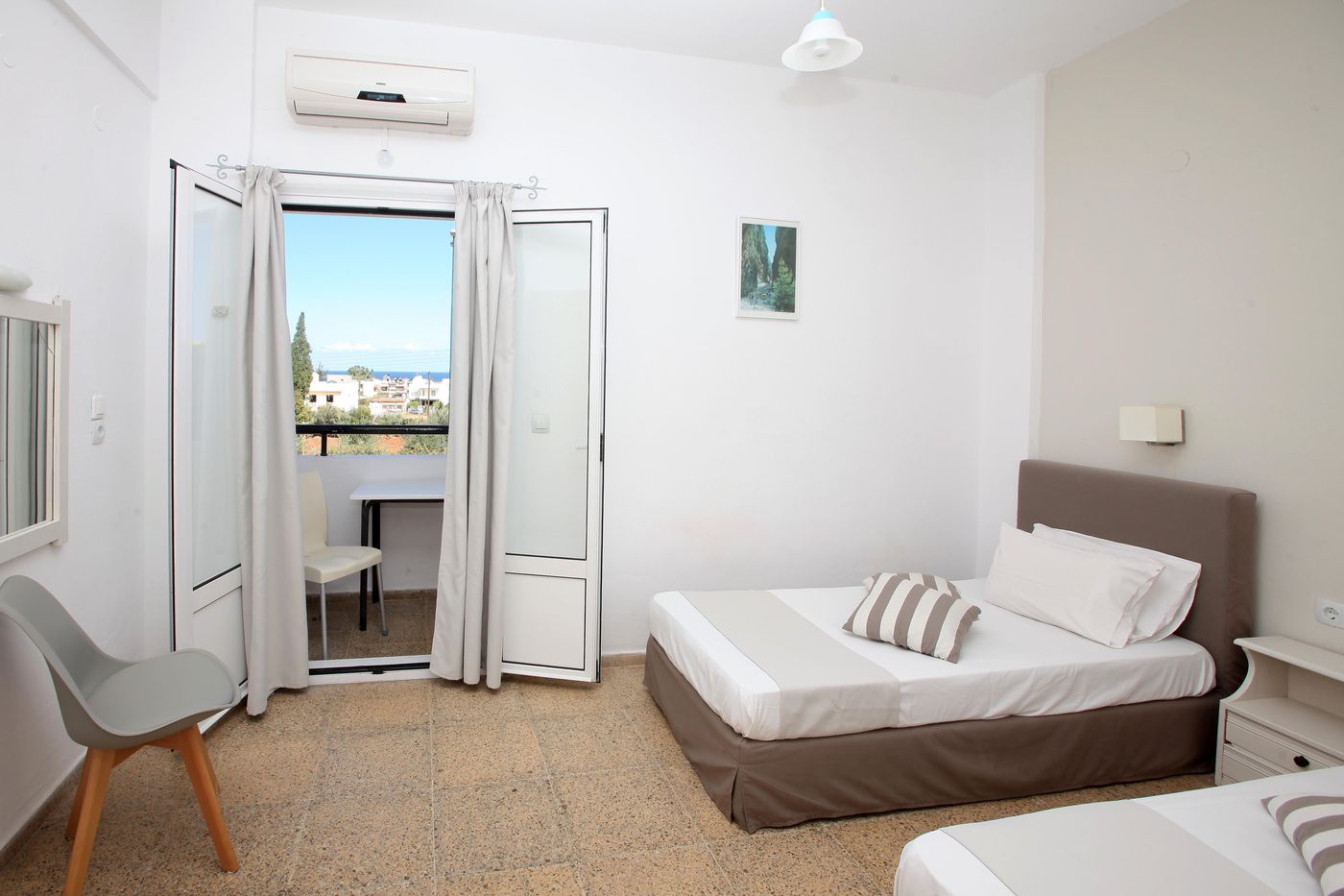 Iraklis-Apartments---Studios-Room-16