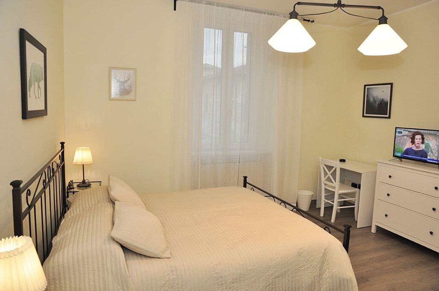 C-era-Un-Lago-Room-11