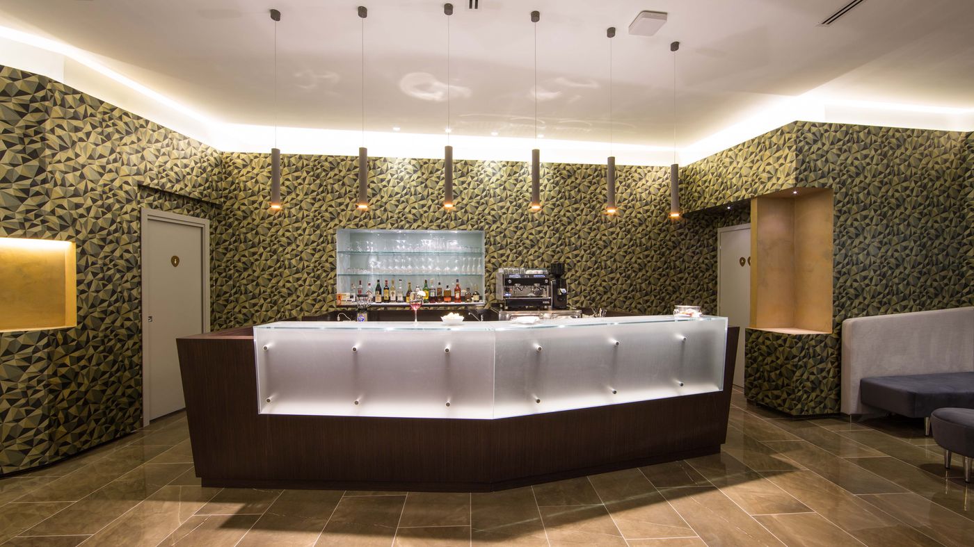 Monti-Palace-Hotel-Lobby-12