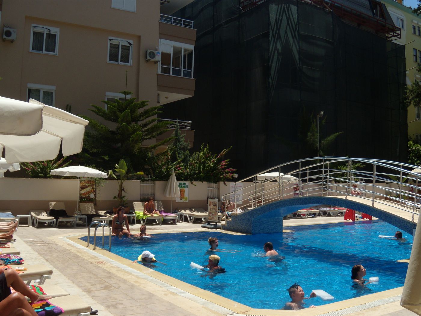 Elite-Orkide-Suite-Hotel-Pool-4